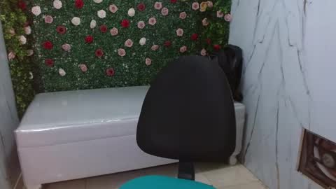 Snapshot of man_san11 chatting on 12-22-25, 03:31 man_san11 online show from 12-22-25, 03:31