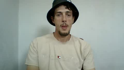 Snapshot of mandick95 chatting on 06-25-26, 02:54 mandick95 online show from 06-25-26, 02:54