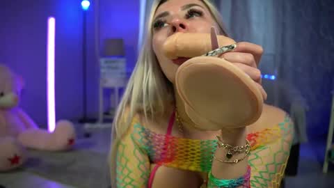 Snapshot of mandypeas chatting on 05-22-26, 07:59 Anto Lovense is Active My pleasure is in your hands Private is Open online show from 05-22-26, 07:59