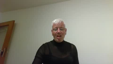 Snapshot of mandywinger chatting on 09-24-25, 05:38 mandywinger online show from 09-24-25, 05:38