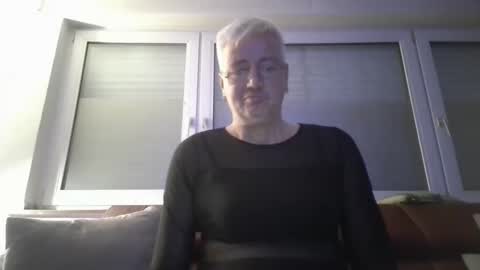Snapshot of mandywinger chatting on 10-27-25, 11:36 mandywinger online show from 10-27-25, 11:36