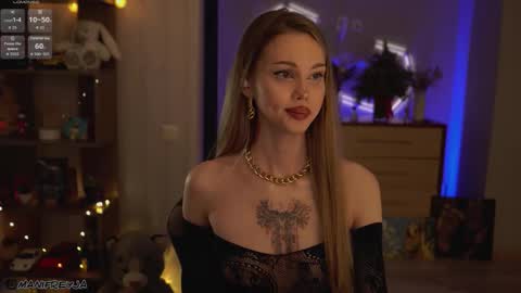 Snapshot of manifreyja chatting on 01-10-26, 09:05 Amelie online show from 01-10-26, 09:05