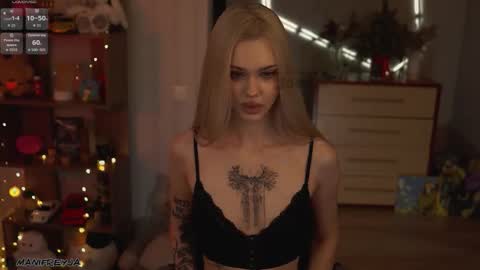 Snapshot of manifreyja chatting on 02-08-26, 11:41 Amelie online show from 02-08-26, 11:41