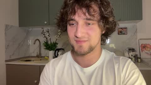 Snapshot of manolein chatting on 11-06-25, 07:26 manolein online show from 11-06-25, 07:26