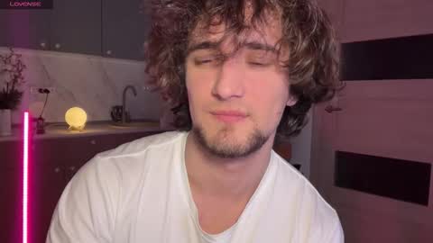 Snapshot of manolein chatting on 12-21-25, 06:59 manolein online show from 12-21-25, 06:59