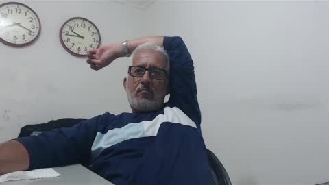 Manolito online show from 02-23-25, 02:40