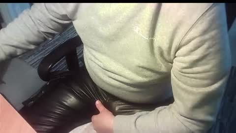 Snapshot of manswed chatting on 02-13-26, 08:21 manswed online show from 02-13-26, 08:21