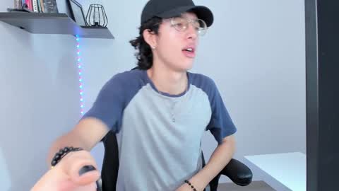 Manuel online show from 12-31-24, 12:15