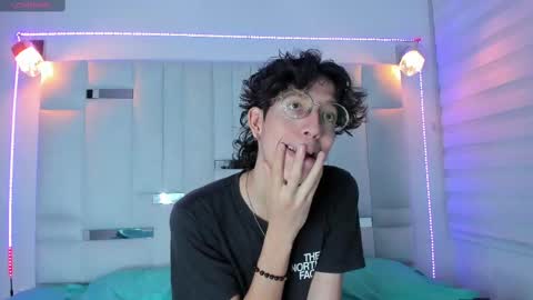 Manuel online show from 02-23-25, 07:28