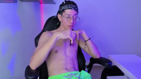 Manuel online show from 03-10-25, 01:34