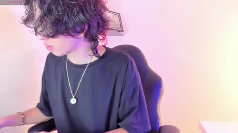 Manuel online show from 10-10-25, 03:49