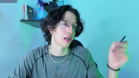 Manuel online show from 11-04-25, 03:38