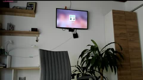 manucute 23  online show from 06-16-26, 09:17