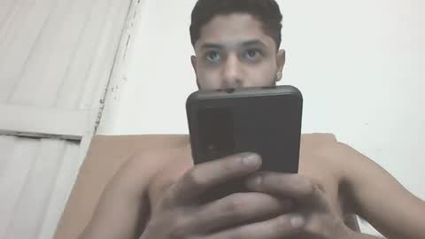 Snapshot of manuel444rl chatting on 02-02-25, 04:54 Manuel RL online show from 02-02-25, 04:54