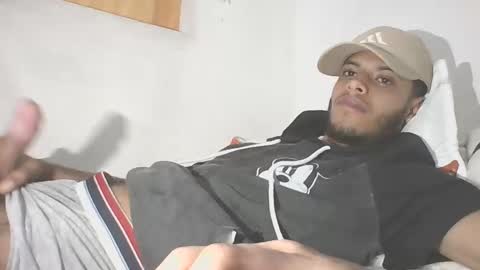 Snapshot of manuel444rl chatting on 02-07-25, 11:34 Manuel RL online show from 02-07-25, 11:34