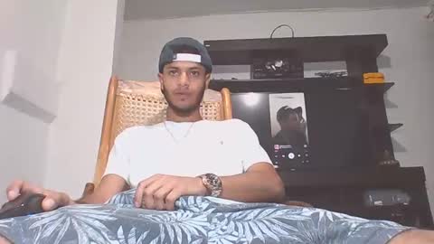 Snapshot of manuel444rl chatting on 02-27-25, 01:59 Manuel RL online show from 02-27-25, 01:59