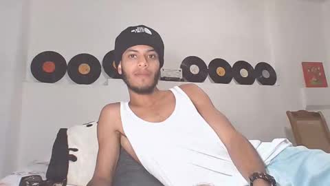 Snapshot of manuel444rl chatting on 03-07-25, 06:43 Manuel RL online show from 03-07-25, 06:43