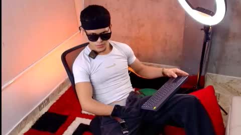 Manuel online show from 03-16-26, 10:03