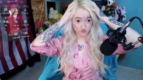 Manuela online show from 02-16-25, 03:26