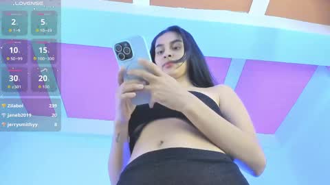 Manuela online show from 05-18-26, 04:07
