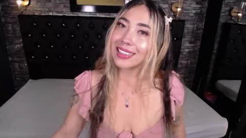 Snapshot of manuelaveelez chatting on 11-06-25, 04:13 Manuela online show from 11-06-25, 04:13