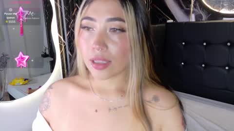 Snapshot of manuelaveelez chatting on 11-11-25, 04:56 Manuela online show from 11-11-25, 04:56