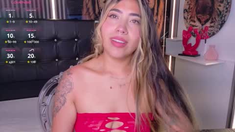 Snapshot of manuelaveelez chatting on 11-19-25, 05:07 Manuela online show from 11-19-25, 05:07