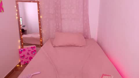     online show from 05-22-26, 07:04