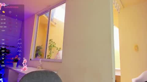 Snapshot of mara_jackson_ chatting on 12-04-24, 12:36 MARA online show from 12-04-24, 12:36