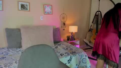 Snapshot of mara_jackson_ chatting on 11-18-25, 02:43 MARA online show from 11-18-25, 02:43