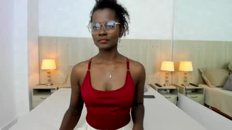 Snapshot of mara_sinclair chatting on 06-03-26, 07:19 Mara Sinclair online show from 06-03-26, 07:19