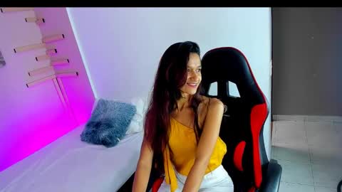Snapshot of maraiah_petit chatting on 09-12-25, 07:14 Mara online show from 09-12-25, 07:14