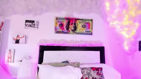 maralinette22 online show from 02-19-25, 08:52