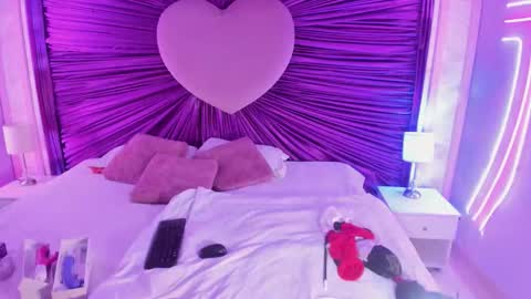 maralinette22 online show from 11-02-25, 11:01