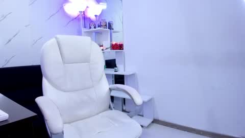 Snapshot of maramartinez_ chatting on 06-11-26, 12:32 maramartinez_ online show from 06-11-26, 12:32
