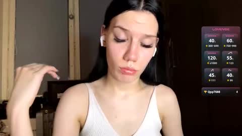 Snapshot of marandawerling chatting on 09-29-25, 06:24 Elizaveta online show from 09-29-25, 06:24