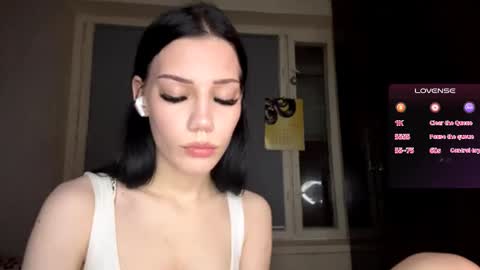 Snapshot of marandawerling chatting on 10-18-25, 05:25 Elizaveta online show from 10-18-25, 05:25