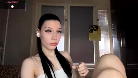 Snapshot of marandawerling chatting on 10-28-25, 06:17 Elizaveta online show from 10-28-25, 06:17