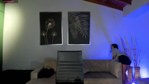 Snapshot of mararicci chatting on 01-09-25, 10:20 MARA online show from 01-09-25, 10:20