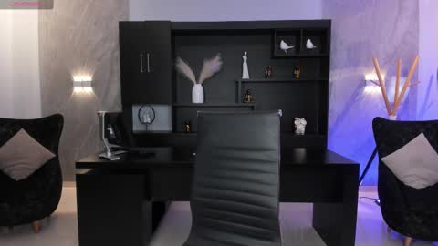 Snapshot of mararicci chatting on 02-12-25, 02:56 MARA online show from 02-12-25, 02:56