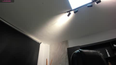 Snapshot of mararicci chatting on 03-12-25, 02:52 MARA online show from 03-12-25, 02:52