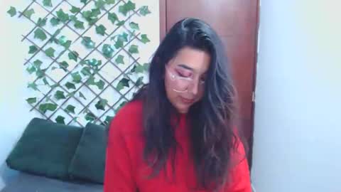 Snapshot of marce_bunny chatting on 12-18-25, 01:11 Marcela online show from 12-18-25, 01:11