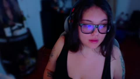 Snapshot of marcela2101s chatting on 10-24-25, 08:27 marcela2101s online show from 10-24-25, 08:27