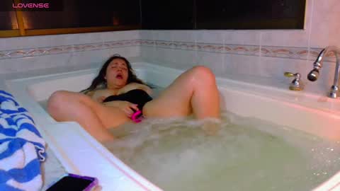 Snapshot of marcela2101s chatting on 11-08-25, 11:25 marcela2101s online show from 11-08-25, 11:25