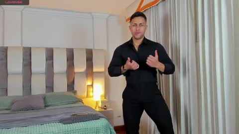 Snapshot of marcelo_costa_ chatting on 02-14-25, 01:23 Marcelo Costa online show from 02-14-25, 01:23