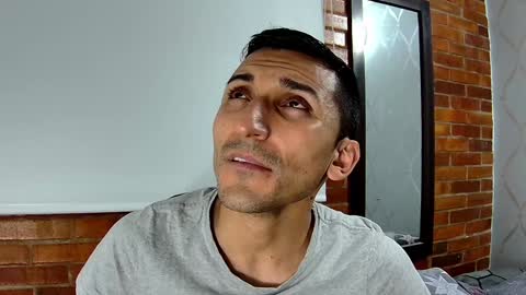 Snapshot of marckmuscle chatting on 12-30-24, 02:53 Marck Independent model online show from 12-30-24, 02:53
