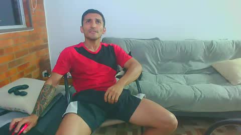 Snapshot of marckmuscle chatting on 03-01-25, 02:26 Marck Independent model online show from 03-01-25, 02:26