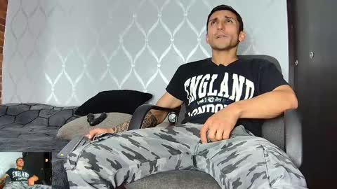 Snapshot of marckmuscle chatting on 03-05-25, 01:52 Marck Independent model online show from 03-05-25, 01:52