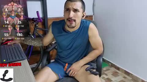 Snapshot of marckmuscle chatting on 09-19-25, 01:40 Marck Independent model online show from 09-19-25, 01:40