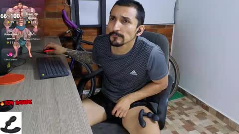 Snapshot of marckmuscle chatting on 10-10-25, 02:32 Marck Independent model online show from 10-10-25, 02:32